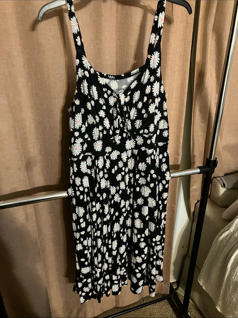 Black Daisy Print Midi Dress with Scoop Neck